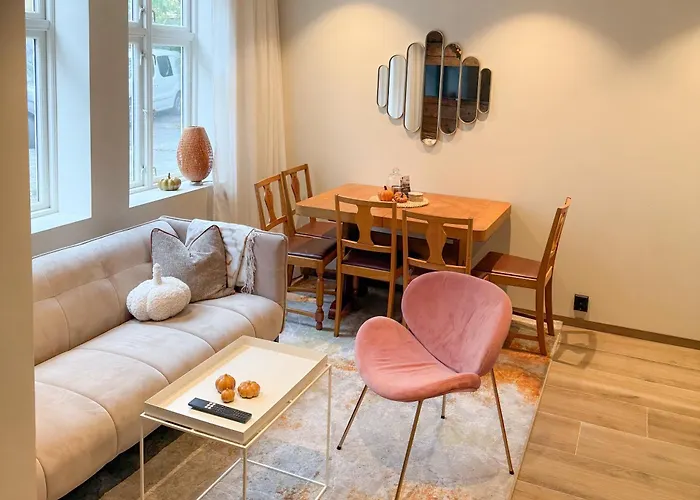 Varmt Og Hjemmekoselig Bergenshus Med 2 Leiligheter - I Rolig Smau I Hjertet Av Bergen